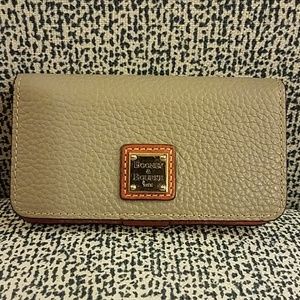 Dooney & Bourke wallet
